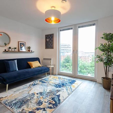 Superb 2 Bed Flat 5Min To Old Trafford Stadium مانشستر المظهر الخارجي الصورة