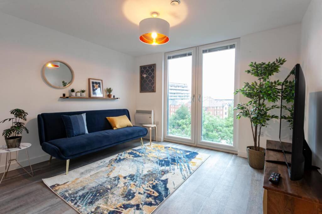 Superb 2 Bed Flat 5Min To Old Trafford Stadium مانشستر المظهر الخارجي الصورة