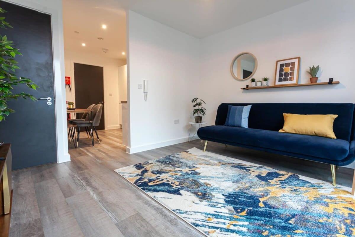 Superb 2 Bed Flat 5Min To Old Trafford Stadium مانشستر المظهر الخارجي الصورة