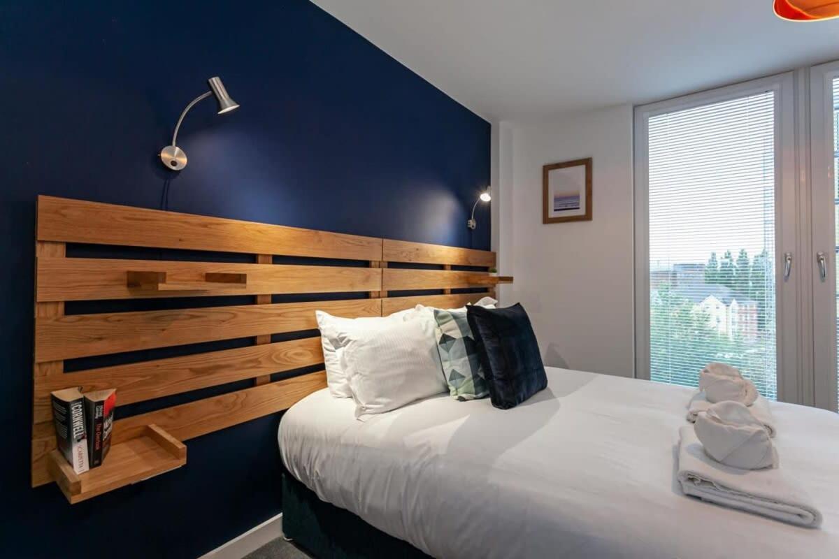 Superb 2 Bed Flat 5Min To Old Trafford Stadium مانشستر المظهر الخارجي الصورة