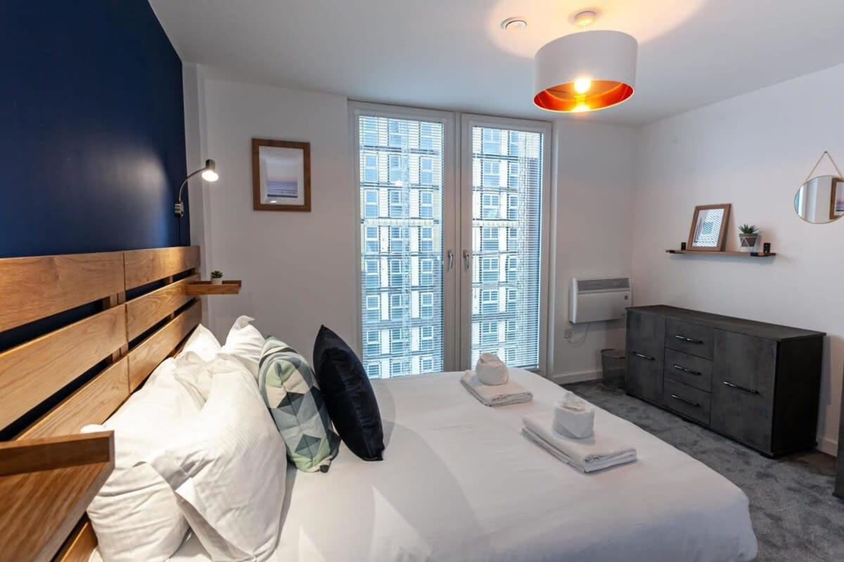 Superb 2 Bed Flat 5Min To Old Trafford Stadium مانشستر المظهر الخارجي الصورة