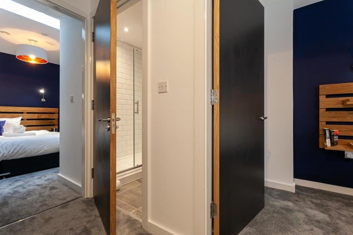 Superb 2 Bed Flat 5Min To Old Trafford Stadium مانشستر المظهر الخارجي الصورة