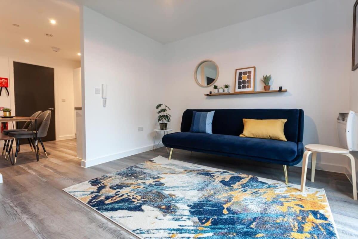 Superb 2 Bed Flat 5Min To Old Trafford Stadium مانشستر المظهر الخارجي الصورة