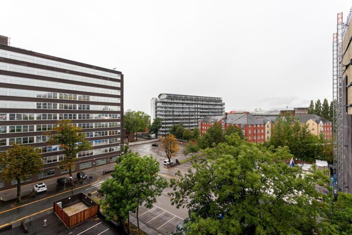 Superb 2 Bed Flat 5Min To Old Trafford Stadium مانشستر المظهر الخارجي الصورة